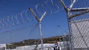 اليونان تعلن اعداد مخيمين مغلقين آخرين لطالبي اللجوء